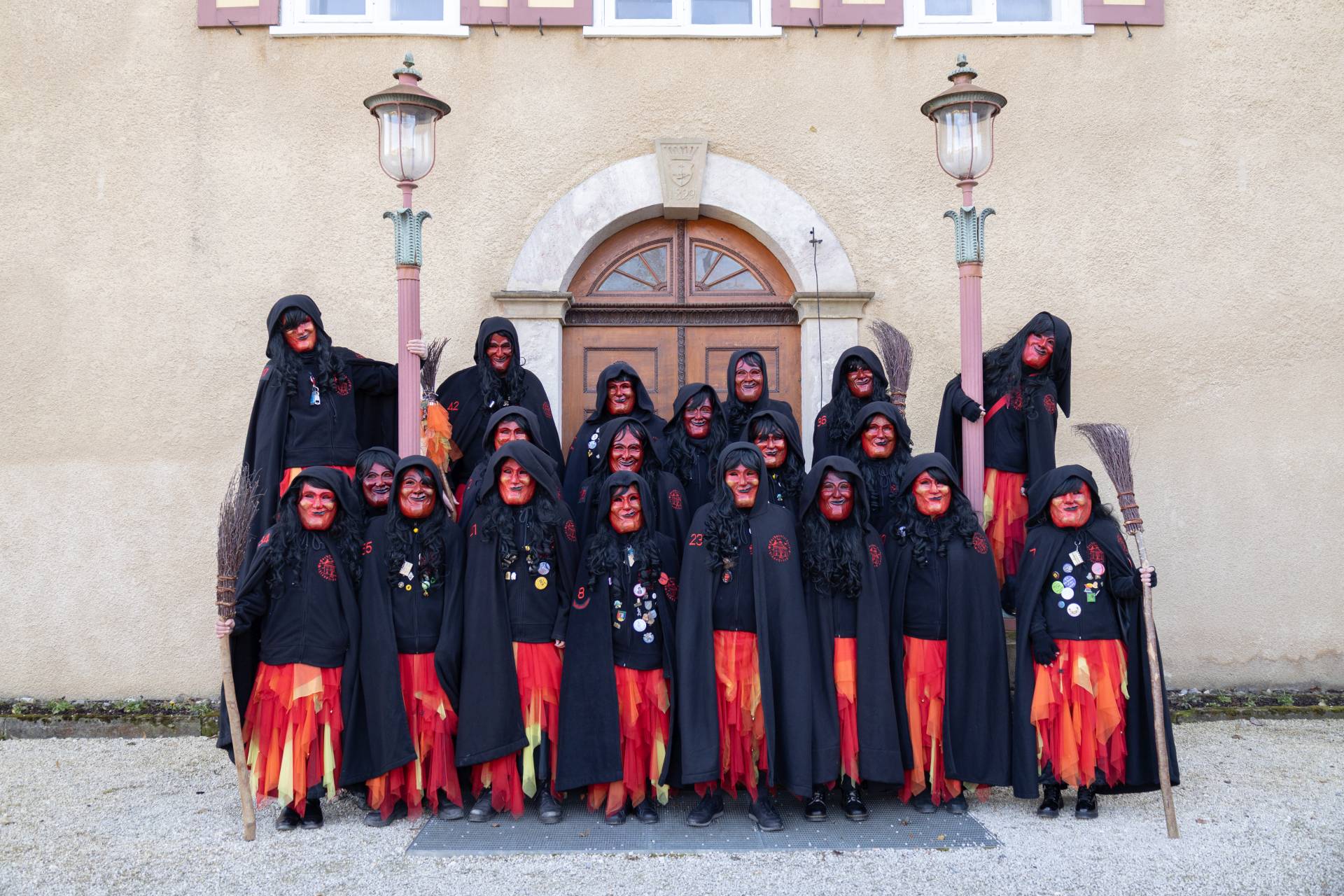 Gruppenbild der Maskenträger
